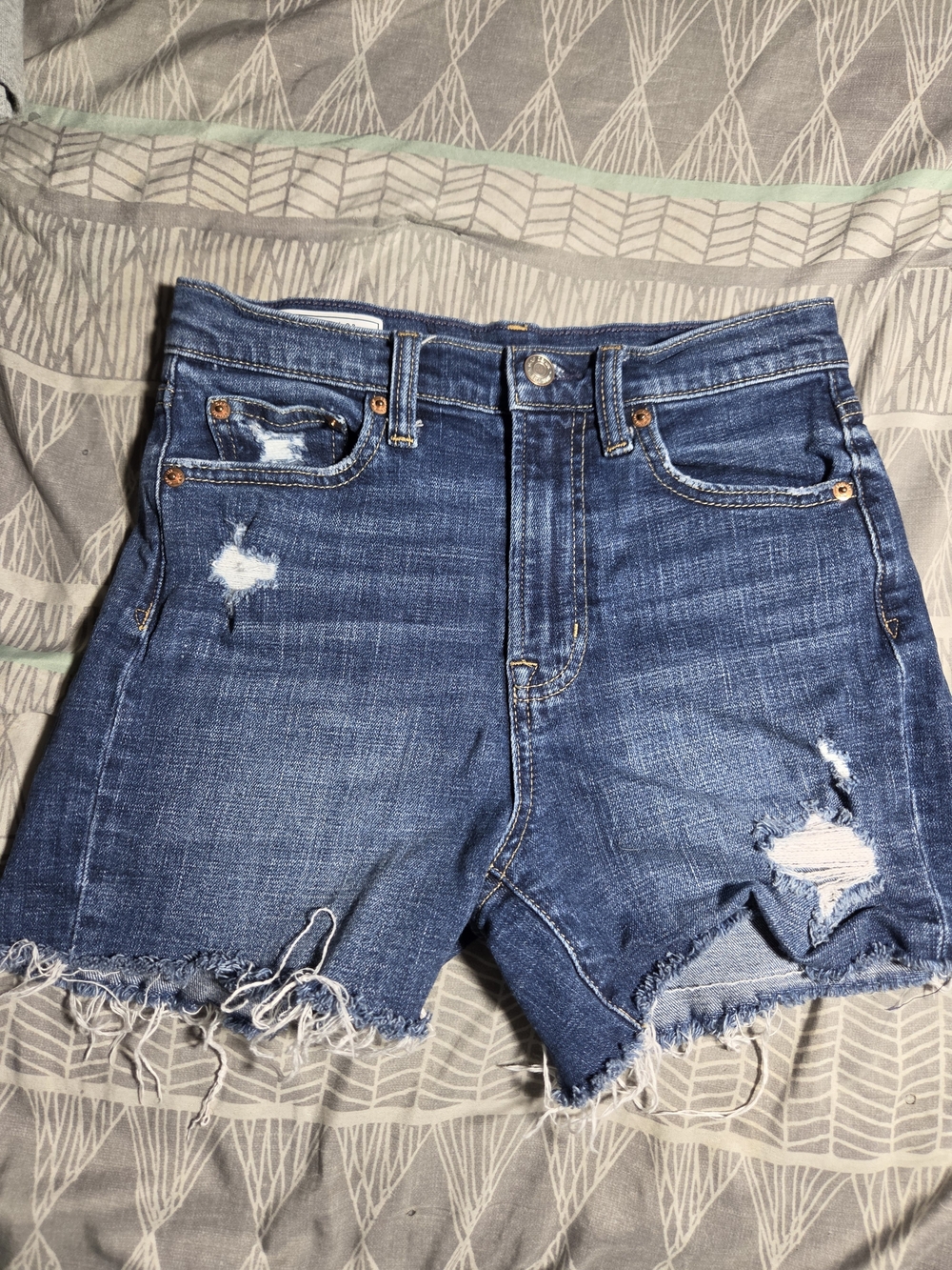 GAP High Rise 4" Distressed Denim Cut Shorts Size 25
